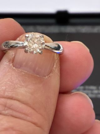 Anillo oro 18k Con 0.75 Ct Diamante Natural SI2/D