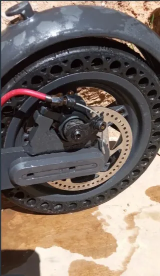 Patinete  Xiaomi 365 (sin batería)ruedas macizas