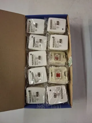 19 Pulsadores Niessen Tecla Luz 8204.4