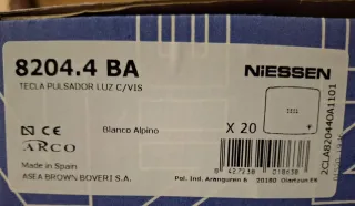 19 Pulsadores Niessen Tecla Luz 8204.4