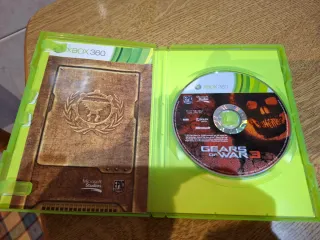 Pacchetto 2 giochi Xbox 360: Gears of War 3 e GTA IV