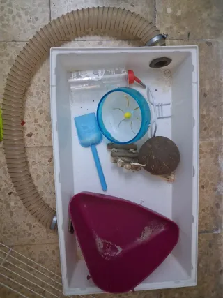 Jaula con Tubo exterior.