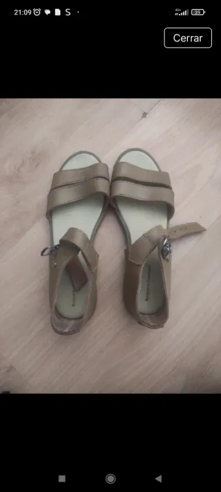 Sandalias Roberto Garrudo Beige