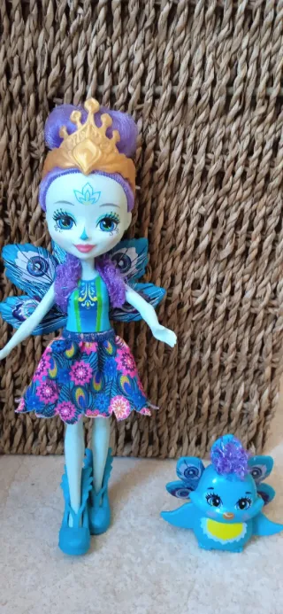 Muñeca Enchantimals Hada Pavo Real