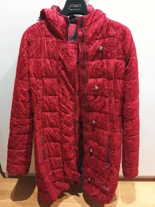 Abrigo Desigual Rojo con Cinturón