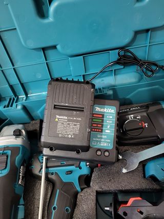 Makita 4 en 1 Taladro Percutor y Más