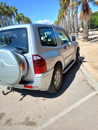 Mitsubishi Montero 2005