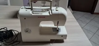 Macchina da cucire Singer Tradition 2263