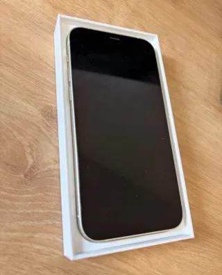 iPhone 12 128GB Blanco Caja y Accesorios