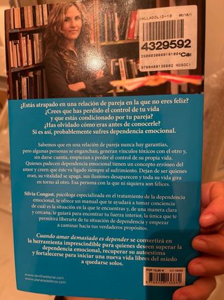 Libro de autoayuda Cuando amar demasiado es depend
