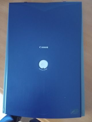 Escáner Canon CanoScan N670U Azul