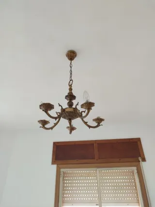 Lámparas doradas antiguas