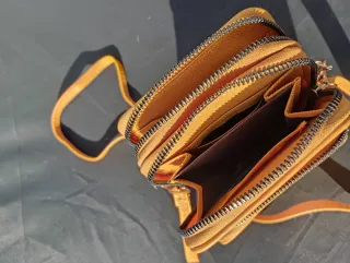 Bolso pequeño amarillo