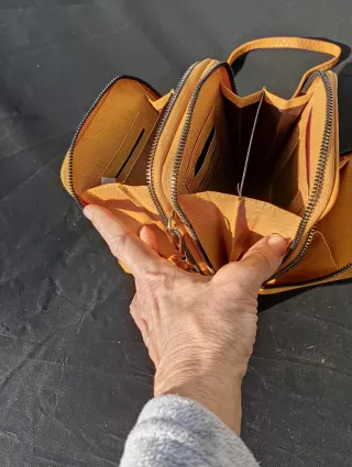 Bolso pequeño amarillo