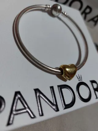 Pulsera plata de ley y charm corazón Pandora
