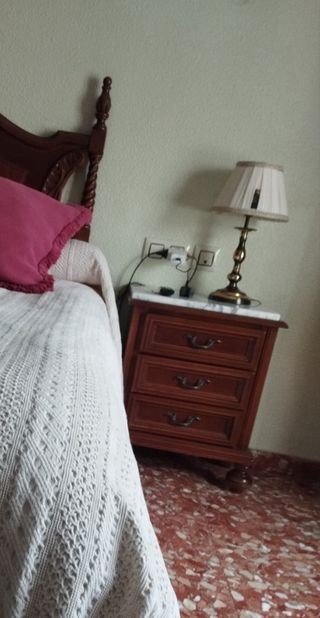 Dormitorio completo de madera