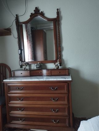 Dormitorio completo de madera