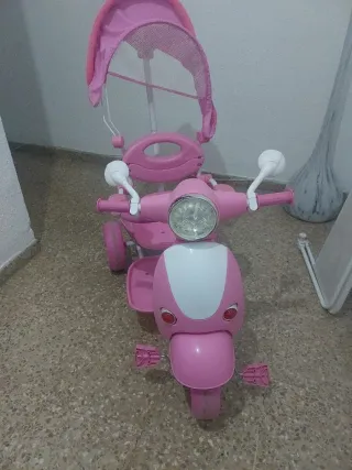 Triciclo infantil rosa tipo moto