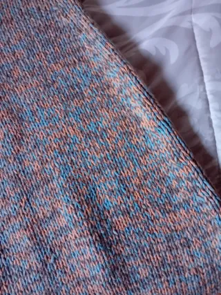 Poncho de lana tejido cuello alto