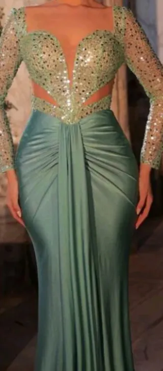 Vestido fiesta verde lentejuelas escote V