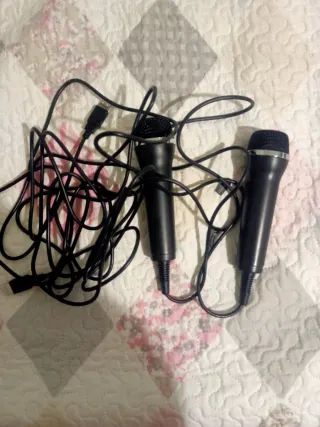 Let's Sing 2023 PS4 (Karaoke) con 2 micrófonos