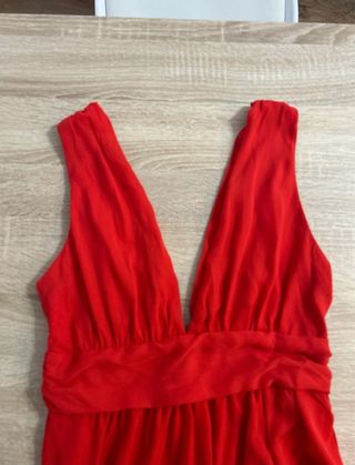 Vestido rojo largo con abertura