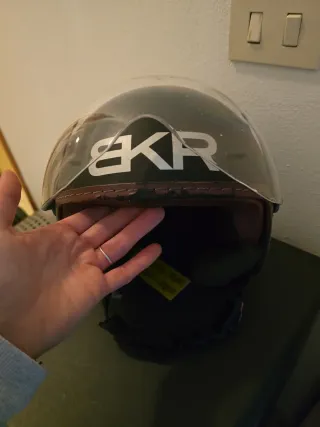 Casco scooter BKR nero con visiera