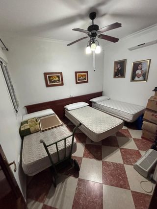 SE ALQUILA CASA EN CHIPIONA.