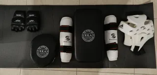 Lote Protección MMA: Guantes, Casco, Tibiales, Pet