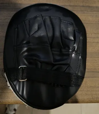 Lote Protección MMA: Guantes, Casco, Tibiales, Pet