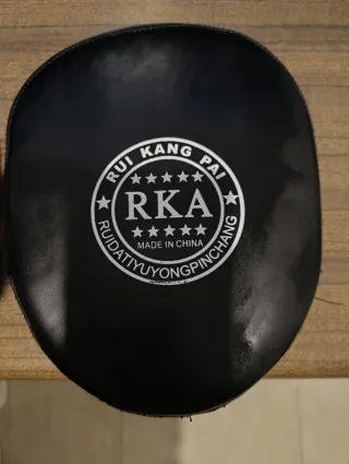 Lote Protección MMA: Guantes, Casco, Tibiales, Pet