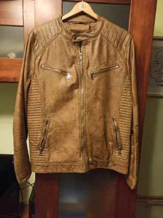 Cazadora polipiel marrón