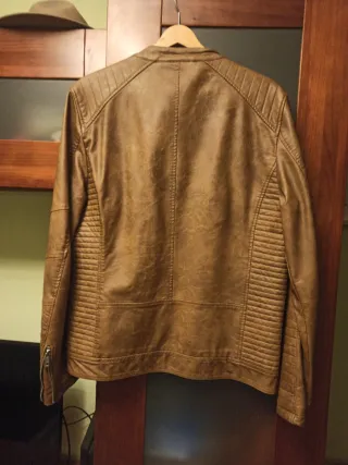 Cazadora polipiel marrón