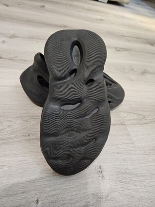 Chanclas Adidas Yeezy Foam Runner Negras