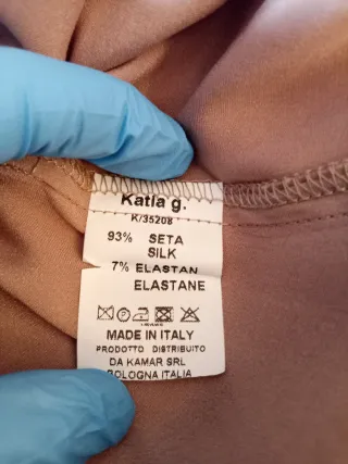 Abito in seta color nocciola