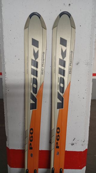 Esquís Völkl P60 168cm Fijaciones Marker M12 usado