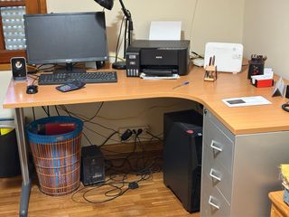 Mesa despacho oficina 160x140 con cajonera