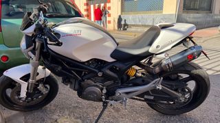 Ducati Monster 696 2013