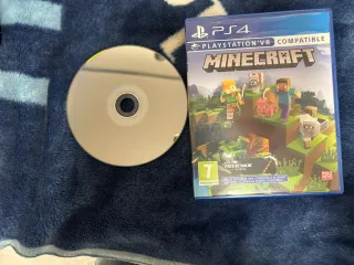 Play Station 4 Pro + 4 Juegos + 2 Mandos