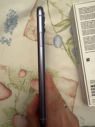 iPhone 11 64 GB Morado