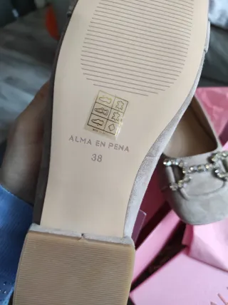Zapatos piel Alma en Pena Beige con Pedrería