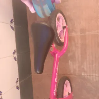 Bicicleta Chicco y correpasillos rosa