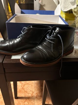 Botines negros de piel