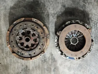 Volante motor y embrague