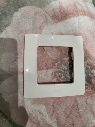 Marco simple Legrand blanco