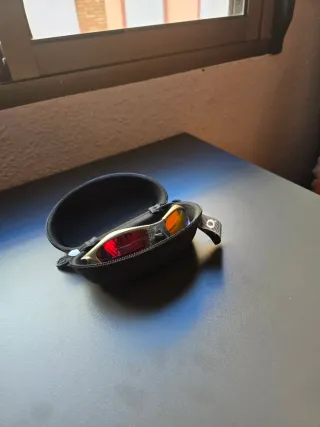 Gafas Oakley Ámbar + Complementos