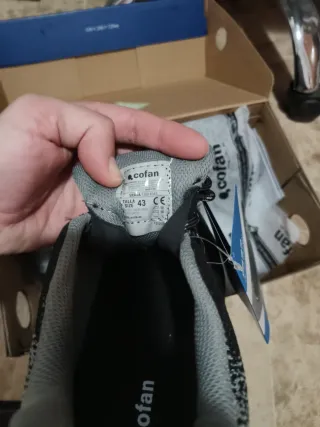 Zapatos de seguridad Cofan negros y grises