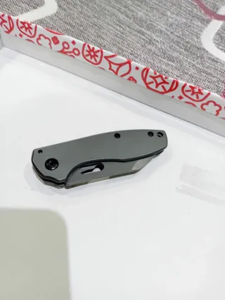 Coltello multiuso grigio