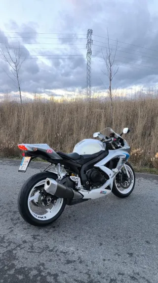 Suzuki GSXR K8 - Súper cuidada,PRECIO NEGOCIABLE!!