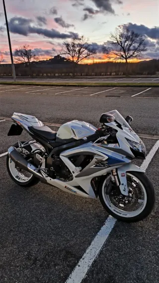 Suzuki GSXR K8 - Súper cuidada,PRECIO NEGOCIABLE!!